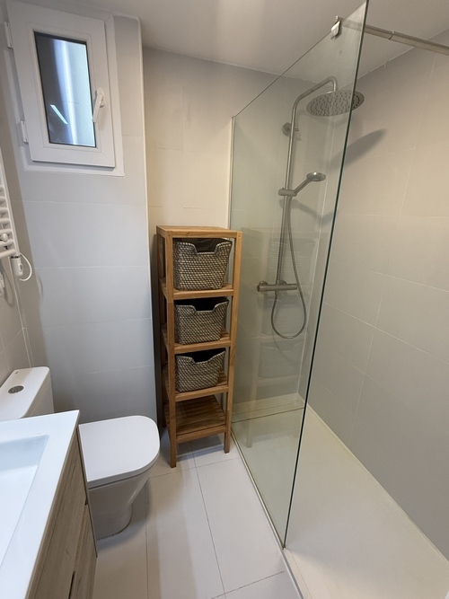 Room in a 2-person shared flat in Eixample · 3