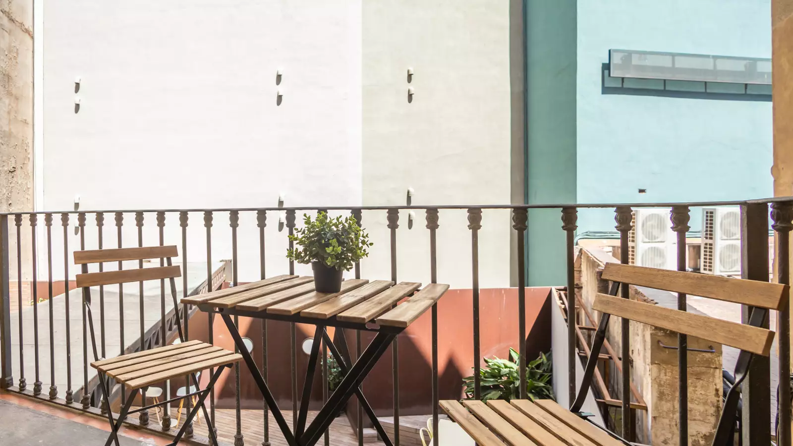 Furnished room in a shared flat in Eixample · 3