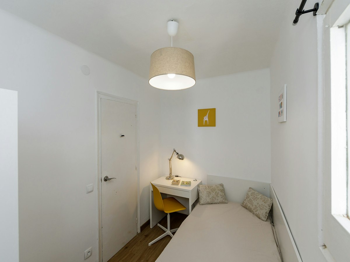 Furnished room in a 4-person shared flat in L'Hospitalet · 2