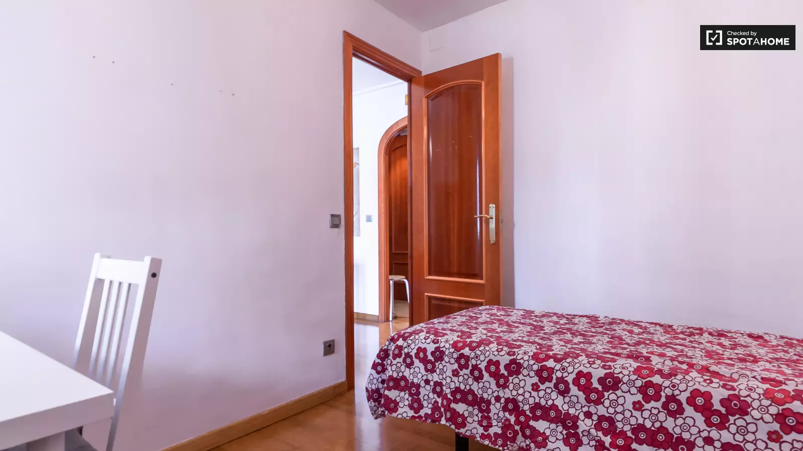Furnished room in a 3-person shared flat in L'Hospitalet · 3