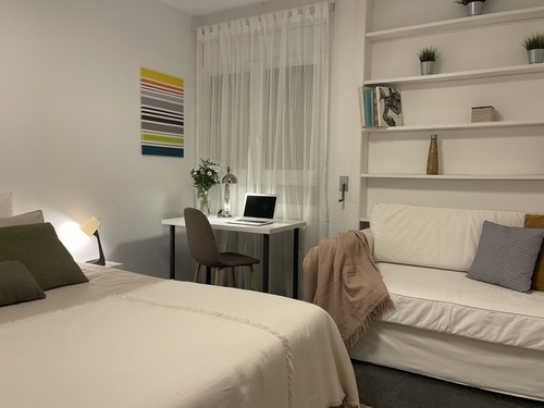 Habitación en piso compartido de 6 personas en Sarrià–Sant Gervasi · 4
