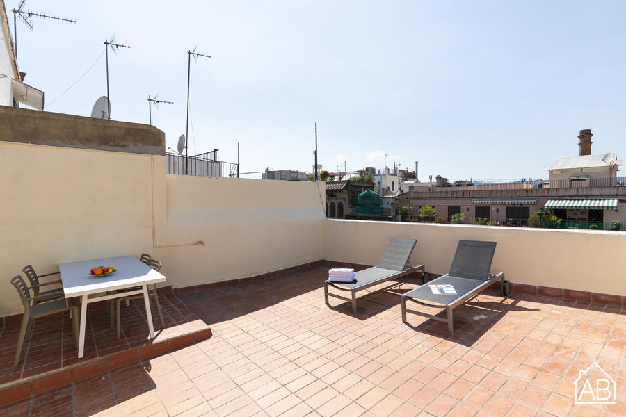Furnished 3-bedroom flat in Ciutat Vella, 39 m² · 2