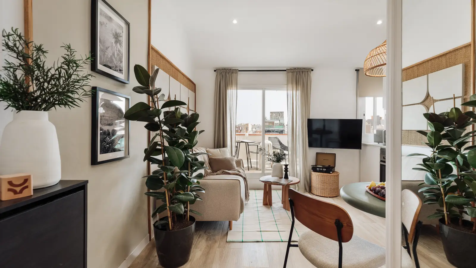 Furnished 1-bedroom flat in Sants-Montjuïc, 46 m² · 3