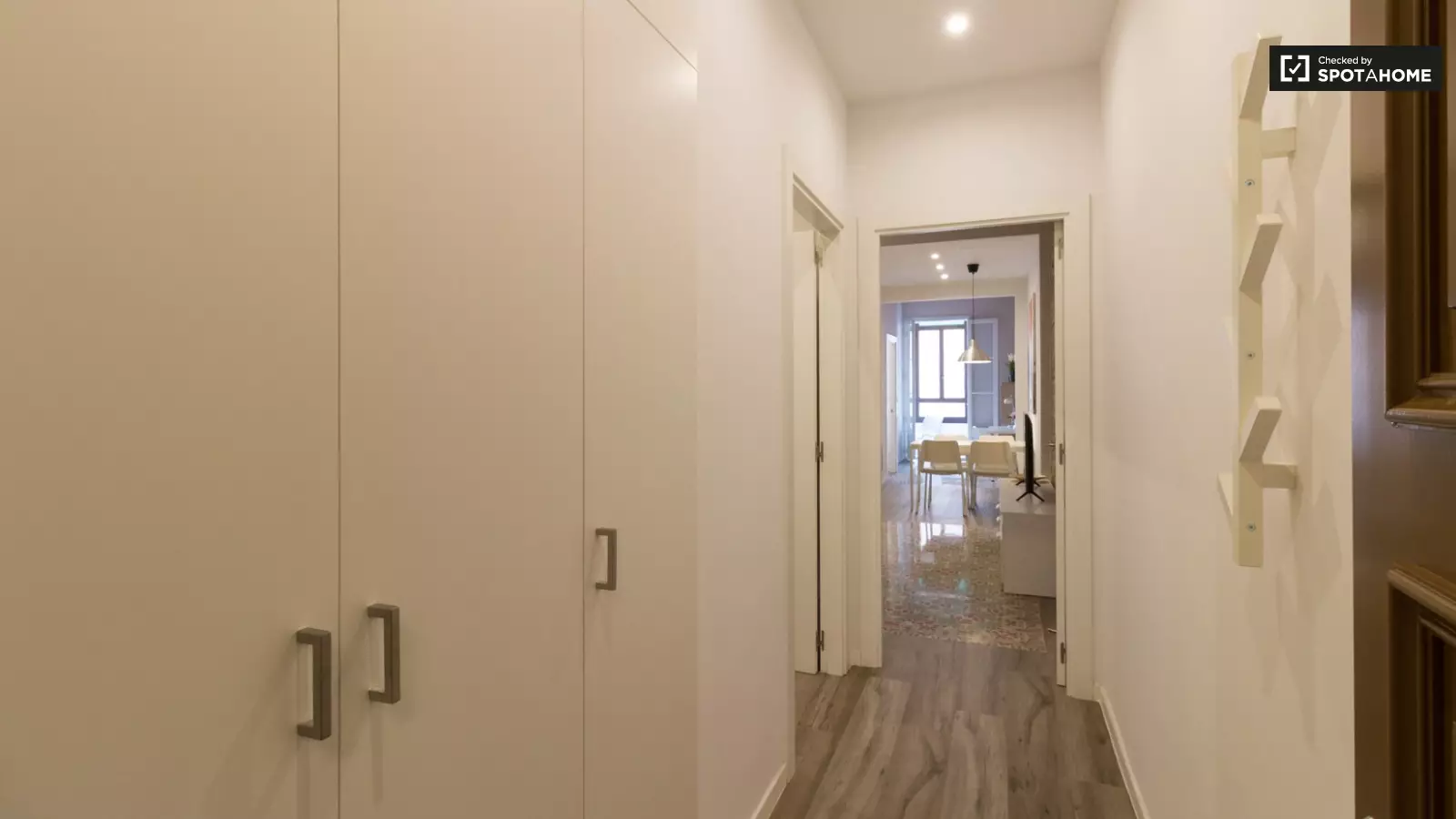 Furnished 1-bedroom flat in Les Corts, 60 m² · 2