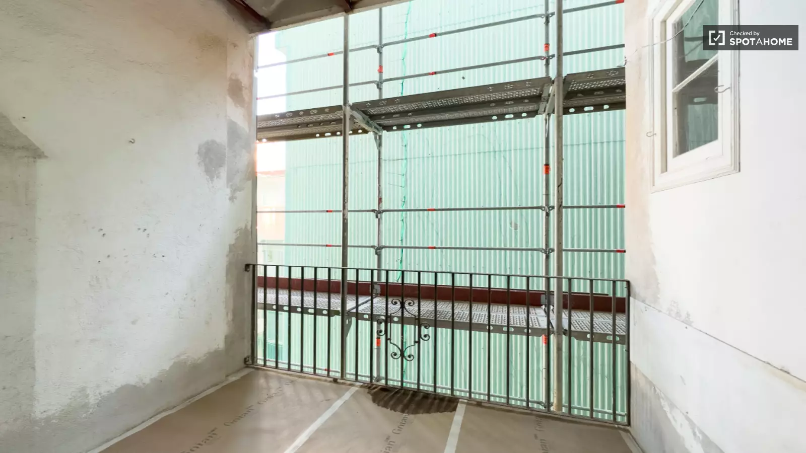 Habitación amueblada en piso compartido de 6 personas en Gràcia · 3