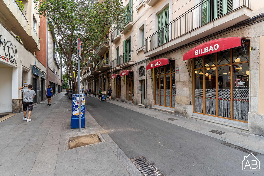 Piso de 4 dormitorios amueblado en Gràcia, 52 m² · 3