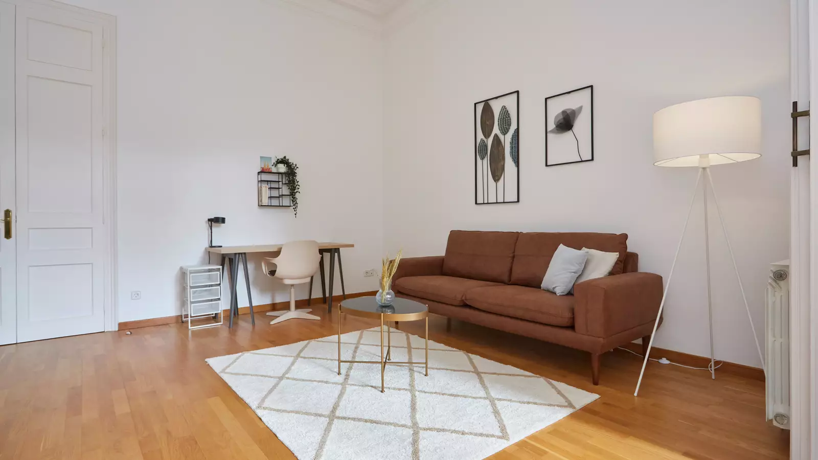 Furnished 2-bedroom flat in Eixample, 100 m² · 2