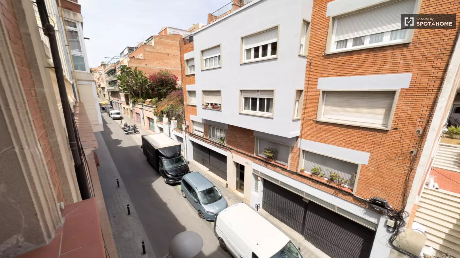 Habitación amueblada en piso compartido de 6 personas en Gràcia · 3