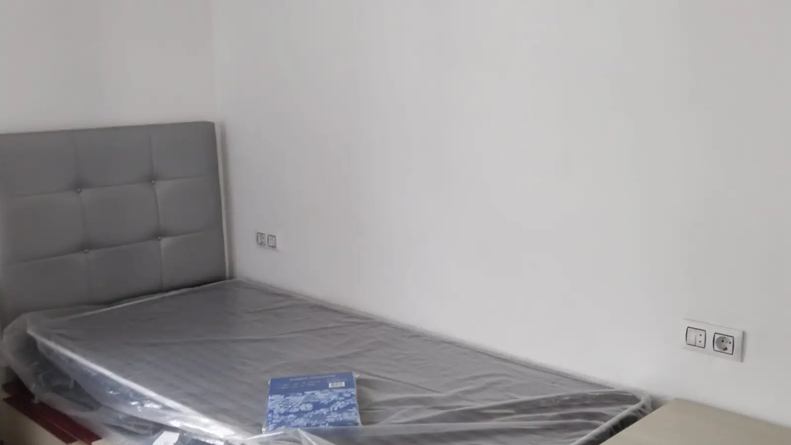 Furnished room in a shared flat in Horta-Guinardó · 3