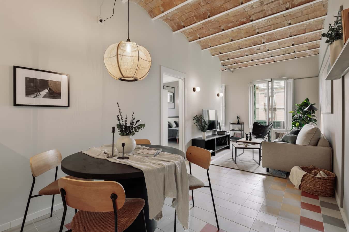 Piso de 2 dormitorios amueblado en Barcelona, 76 m²