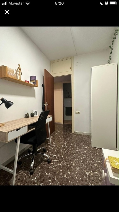 Habitación en piso compartido de 3 personas en Eixample · 2