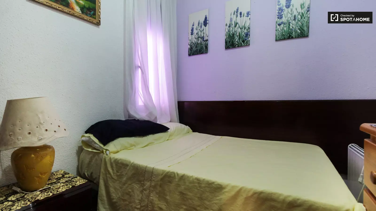 Furnished room in a 3-person shared flat in Sants-Montjuïc · 2