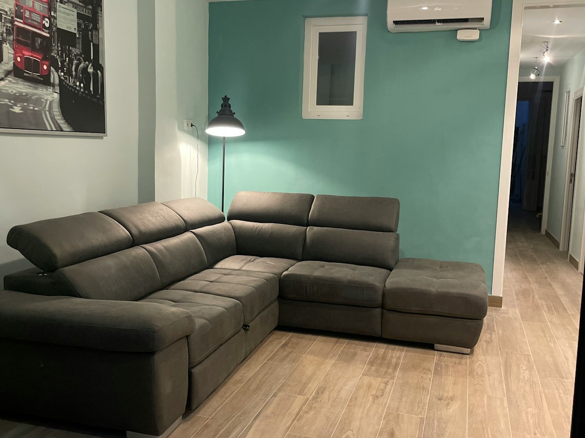 Furnished room in a 5-person shared flat in L'Hospitalet · 3