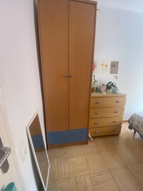 Room in a 3-person shared flat in Sants-Montjuïc · 4