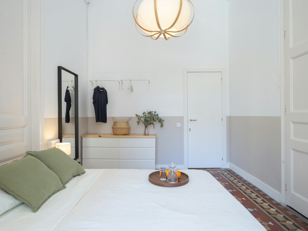 Habitación amueblada en piso compartido de 9 personas en Eixample · 3