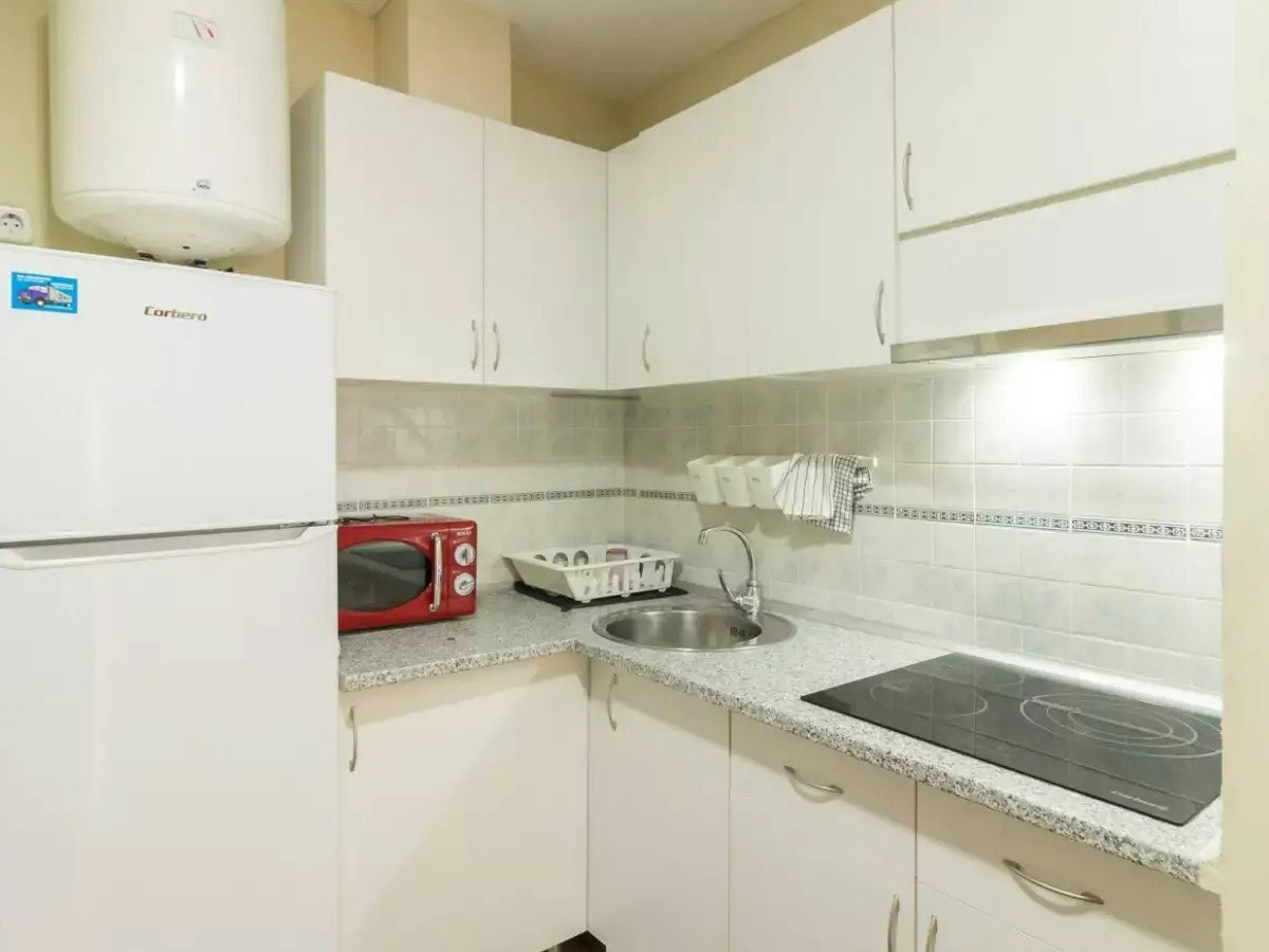 Furnished room in a 5-person shared flat in Sant Martí · 4