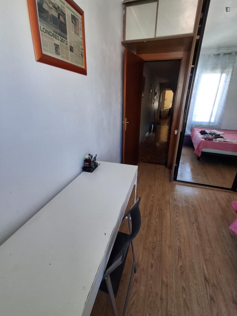 Habitación amueblada en piso compartido de 3 personas en Eixample · 4