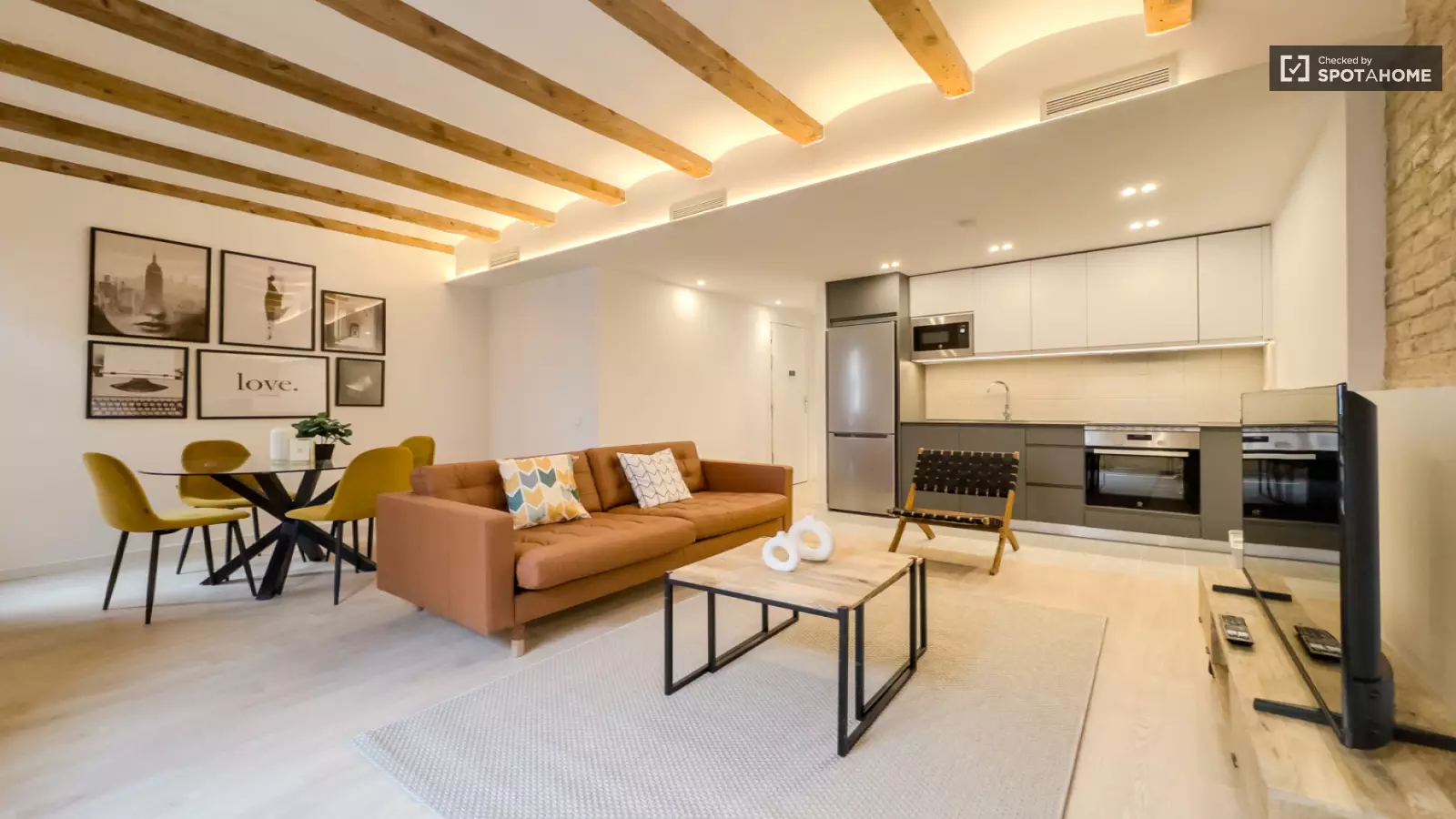Furnished 2-bedroom flat in Sants-Montjuïc, 74 m² · 4