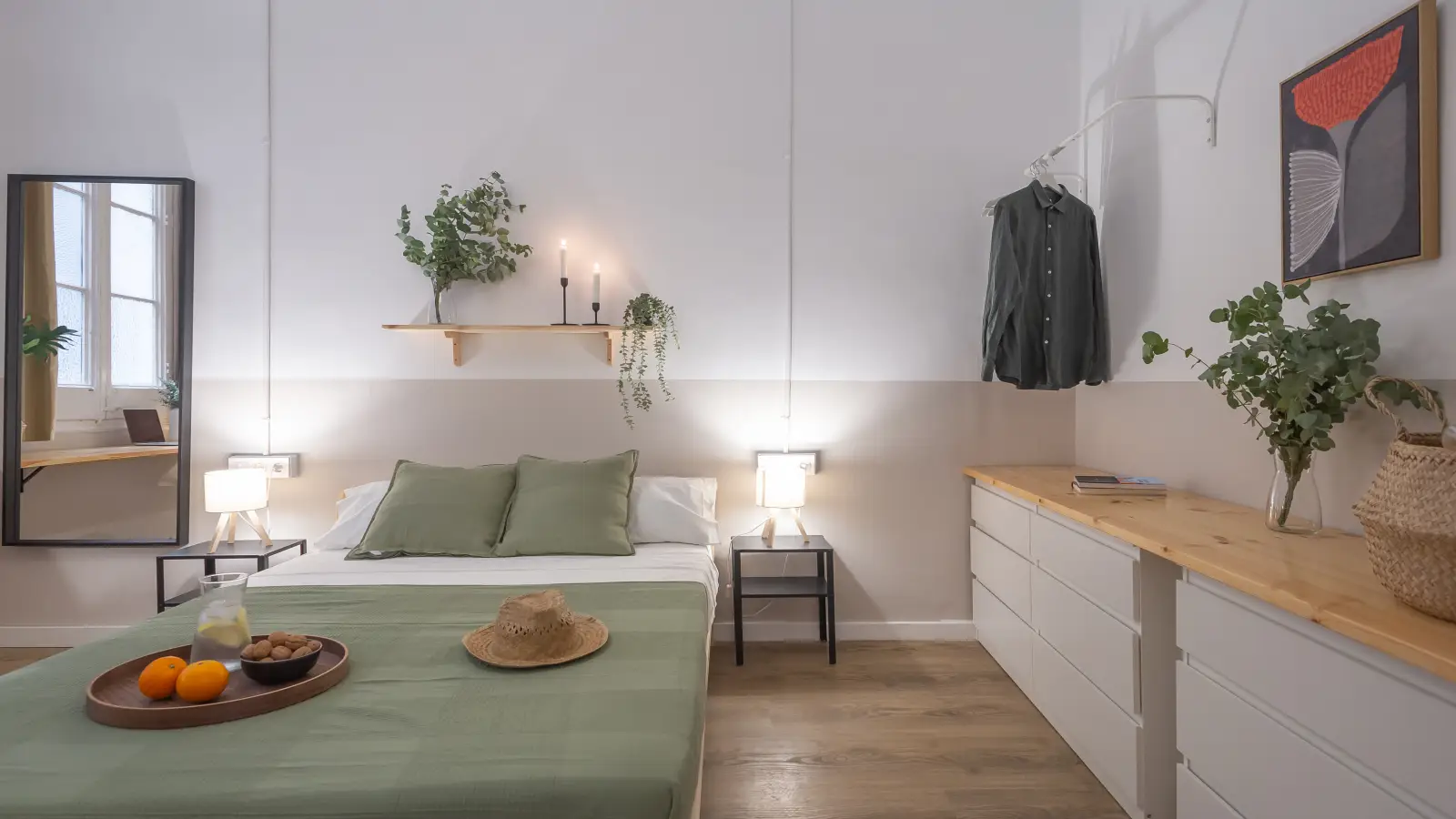 Furnished room in a shared flat in Eixample · 3
