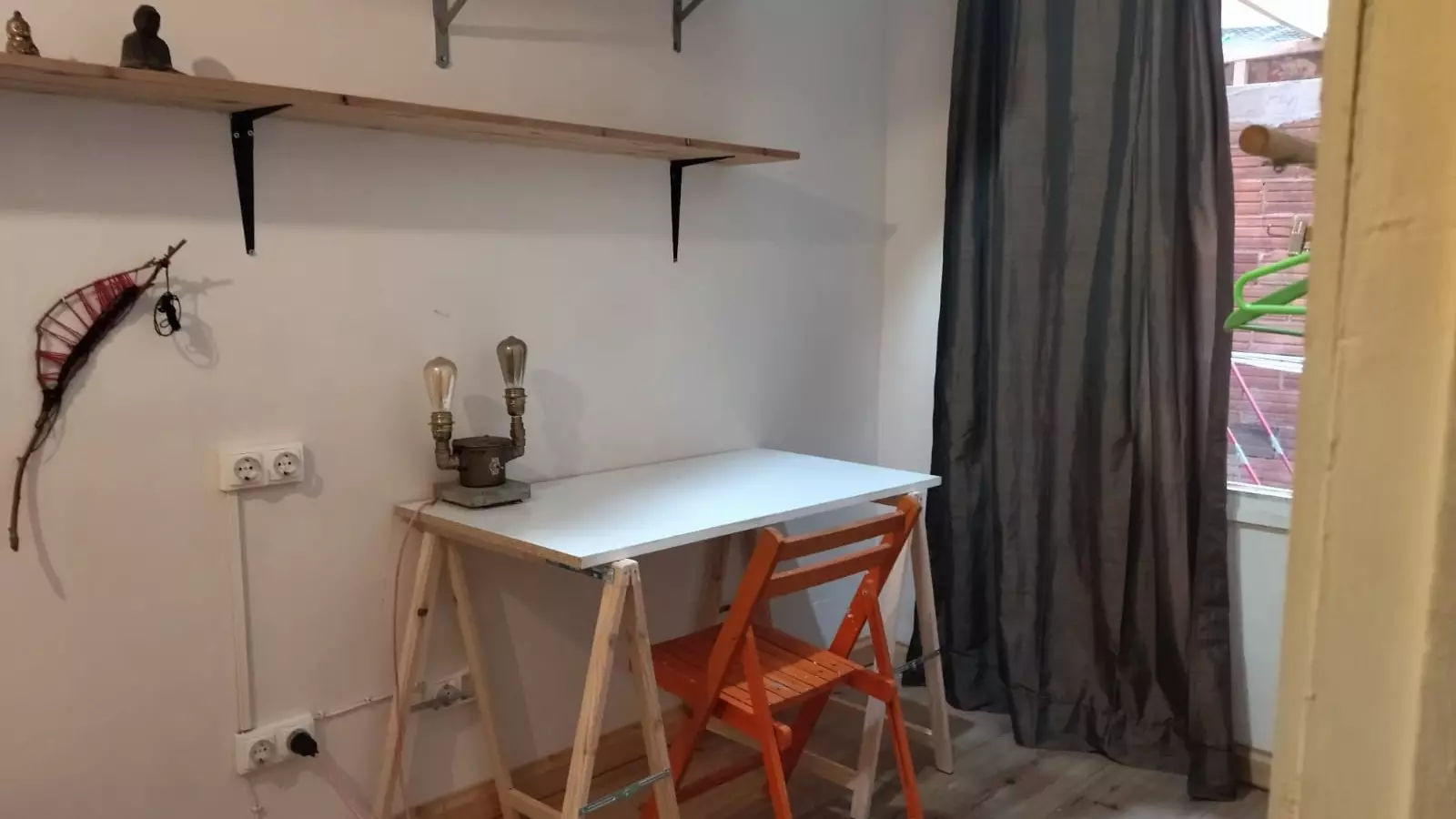 Habitación amueblada en piso compartido de 3 personas en Nou Barris · 2