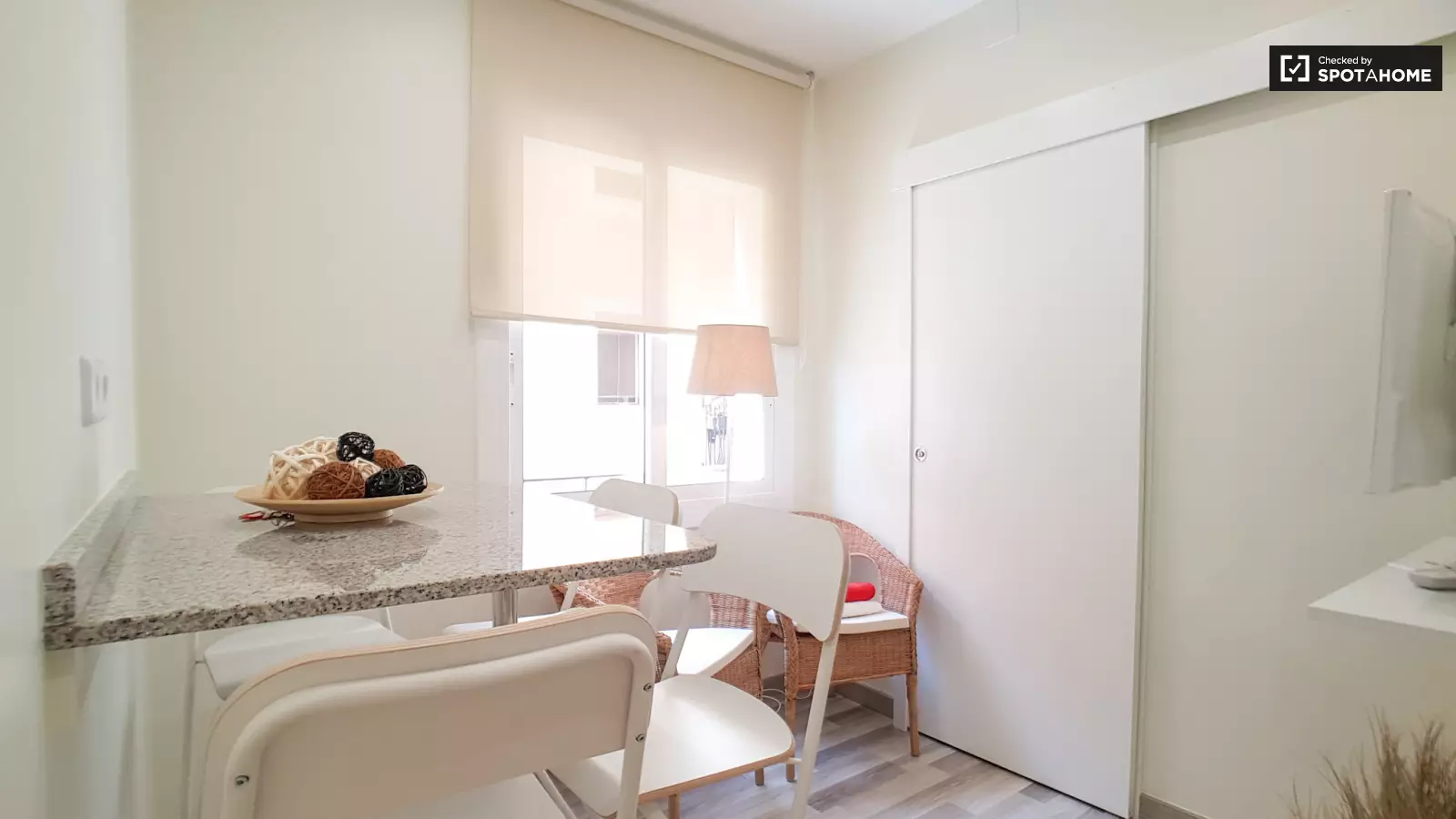 Furnished 2-bedroom flat in Ciutat Vella, 36 m² · 3