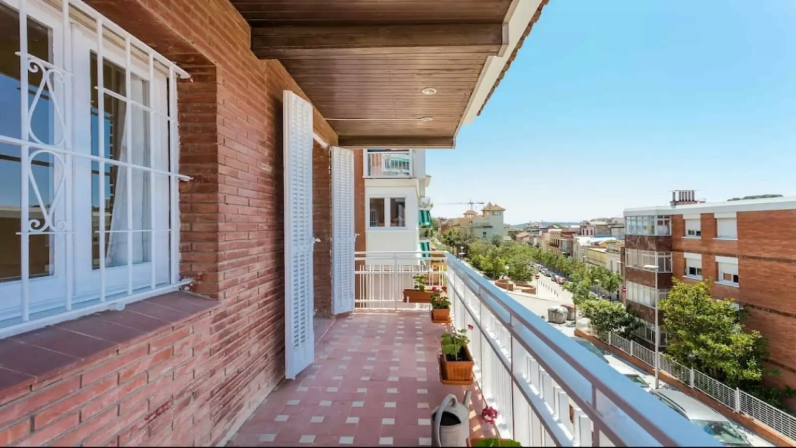 Habitación amueblada en piso compartido de 9 personas en Gràcia · 4