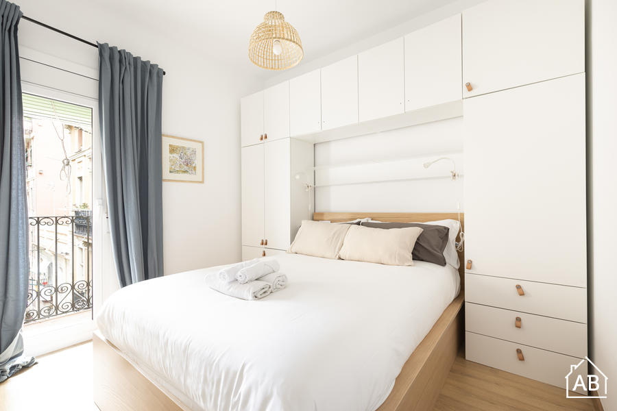 Furnished 3-bedroom flat in Ciutat Vella, 48 m² · 4