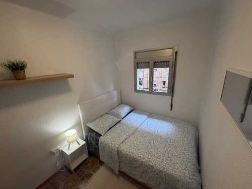 Room in a 3-person shared flat in Sants-Montjuïc · 2