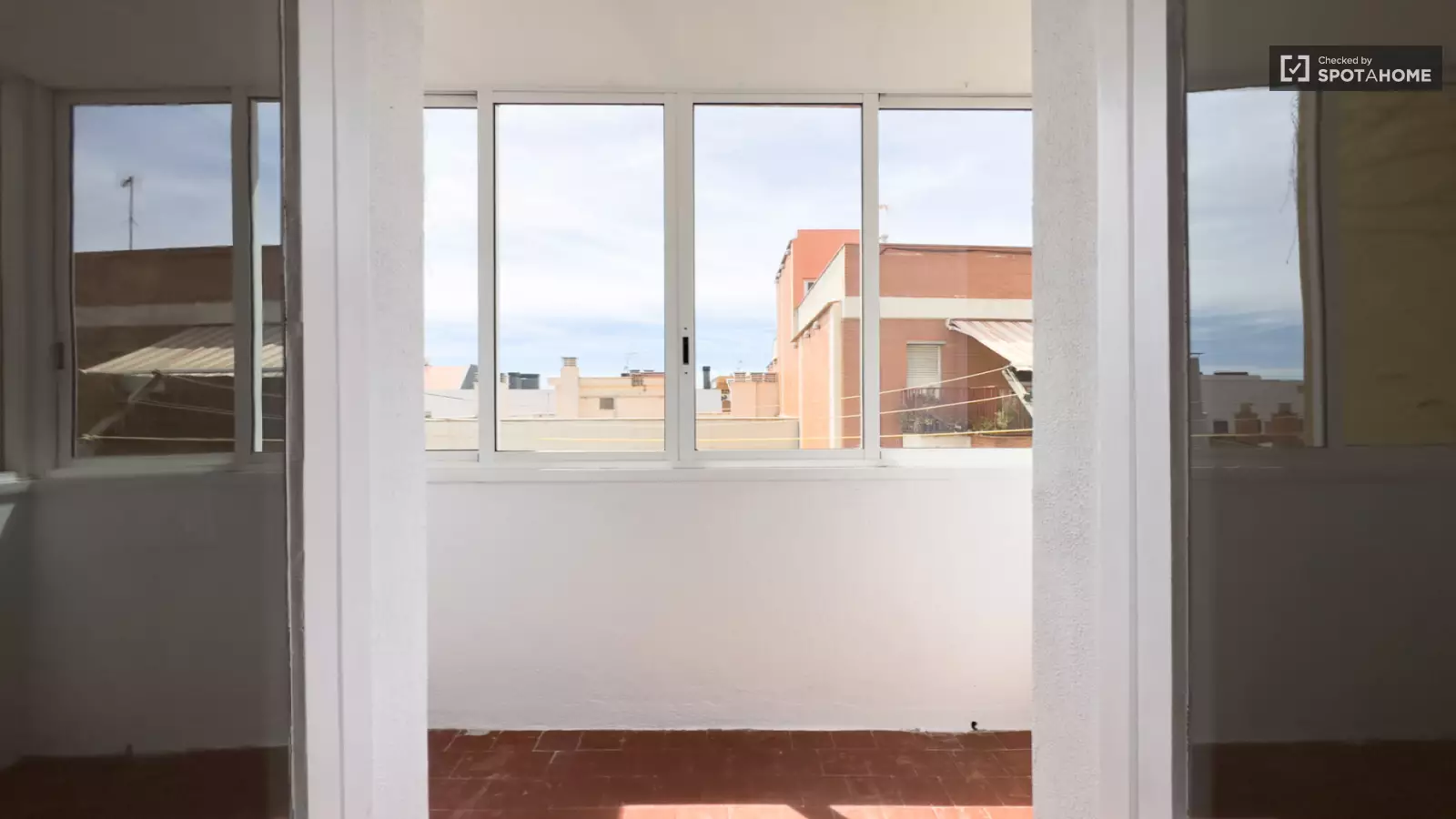 Habitación amueblada en piso compartido de 6 personas en Gràcia · 3