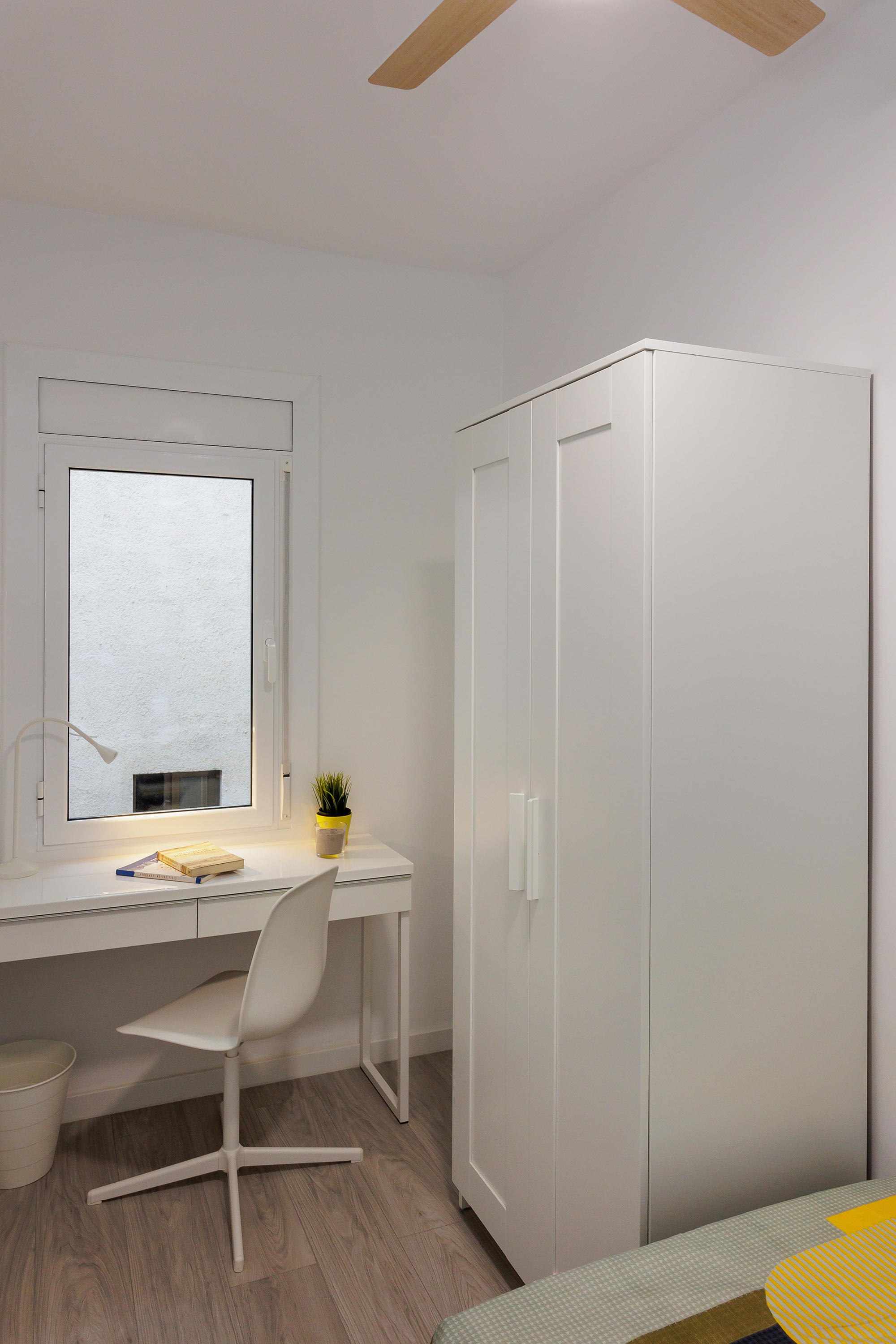 Furnished room in a shared flat in L'Hospitalet · 4
