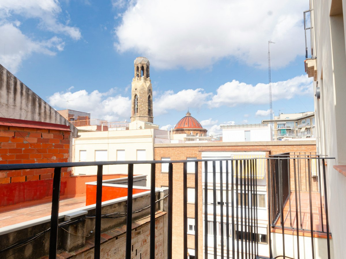 Habitación amueblada en piso compartido de 3 personas en Sants-Montjuïc · 3