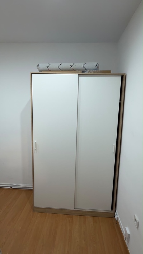 Room in a 3-person shared flat in Ciutat Vella · 3