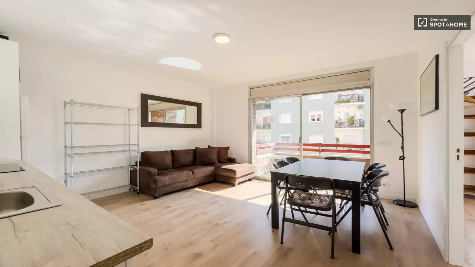 Habitación amueblada en piso compartido en Gràcia · 3
