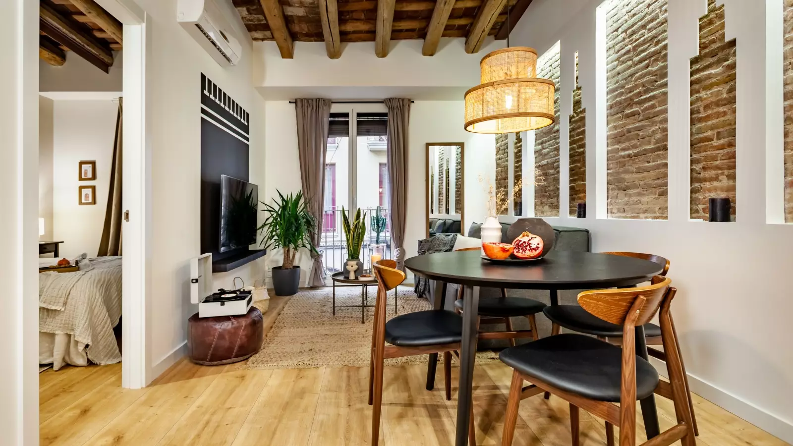 Piso de 1 dormitorio amueblado en Gràcia, 42 m² · 2