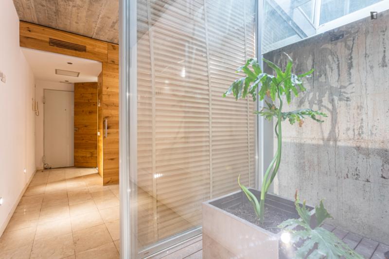 Furnished studio in Eixample · 3