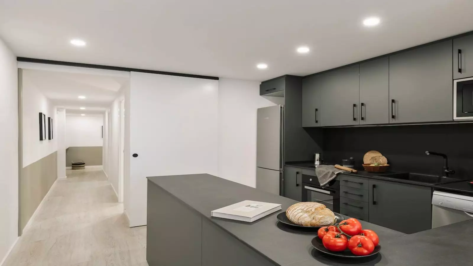 Furnished 3-bedroom flat in Eixample, 92 m² · 3