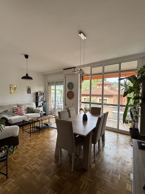 Room in a 3-person shared flat in Gràcia · 3