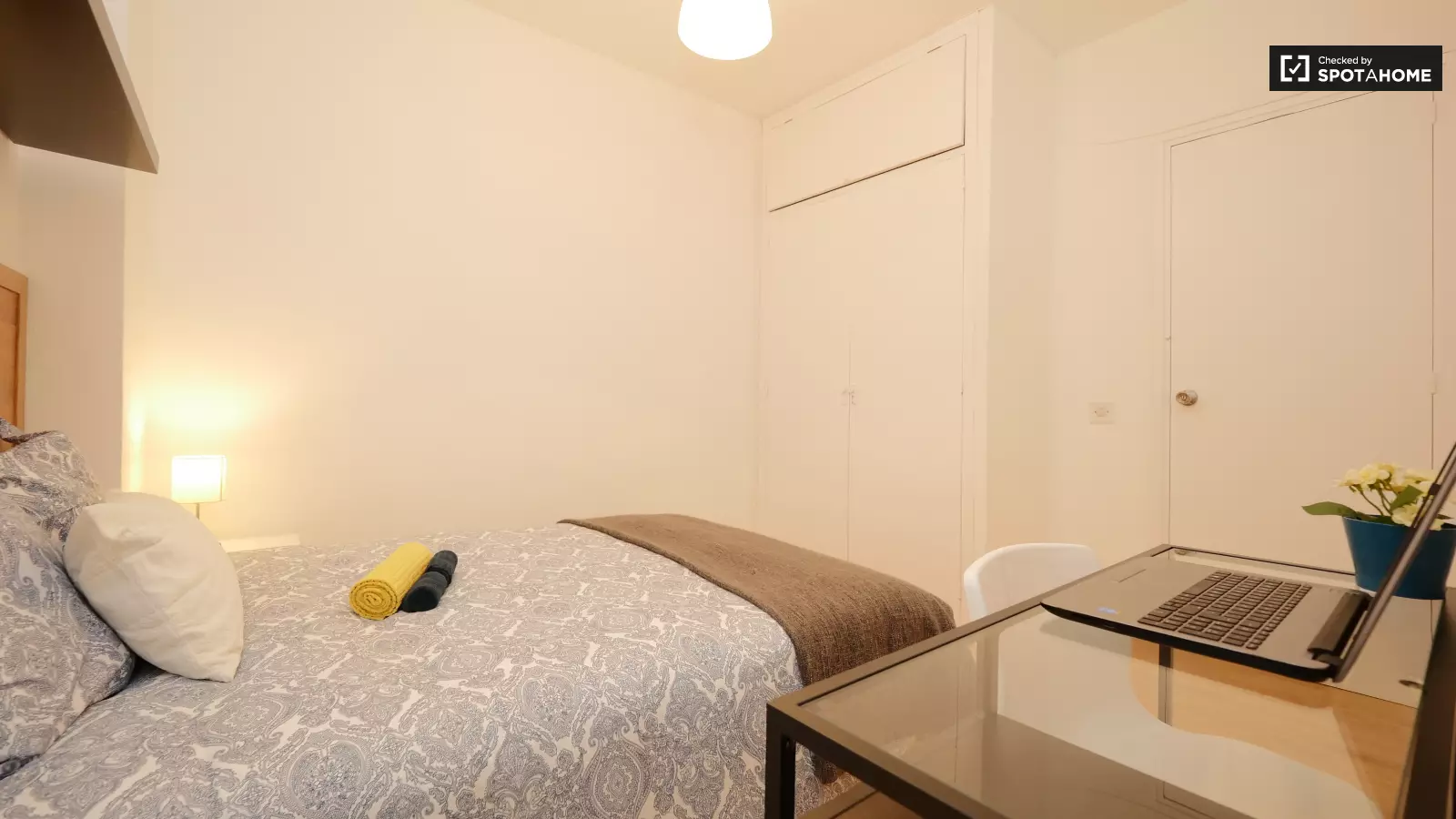 Furnished room in a 5-person shared flat in Sant Martí · 4