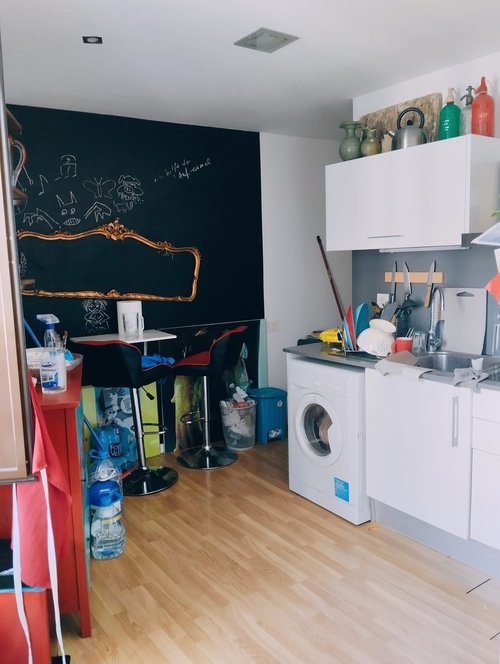 Room in a 3-person shared flat in Ciutat Vella · 4