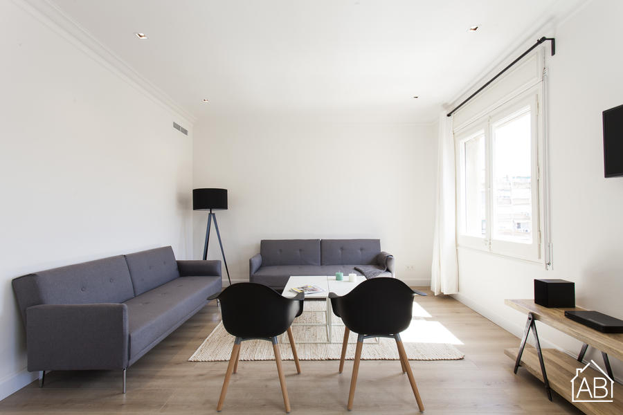 Furnished 8-bedroom flat in Eixample, 151 m² · 2