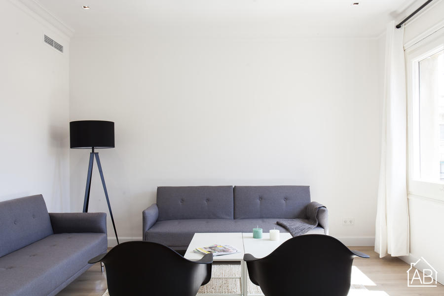 Furnished 8-bedroom flat in Eixample, 151 m² · 3