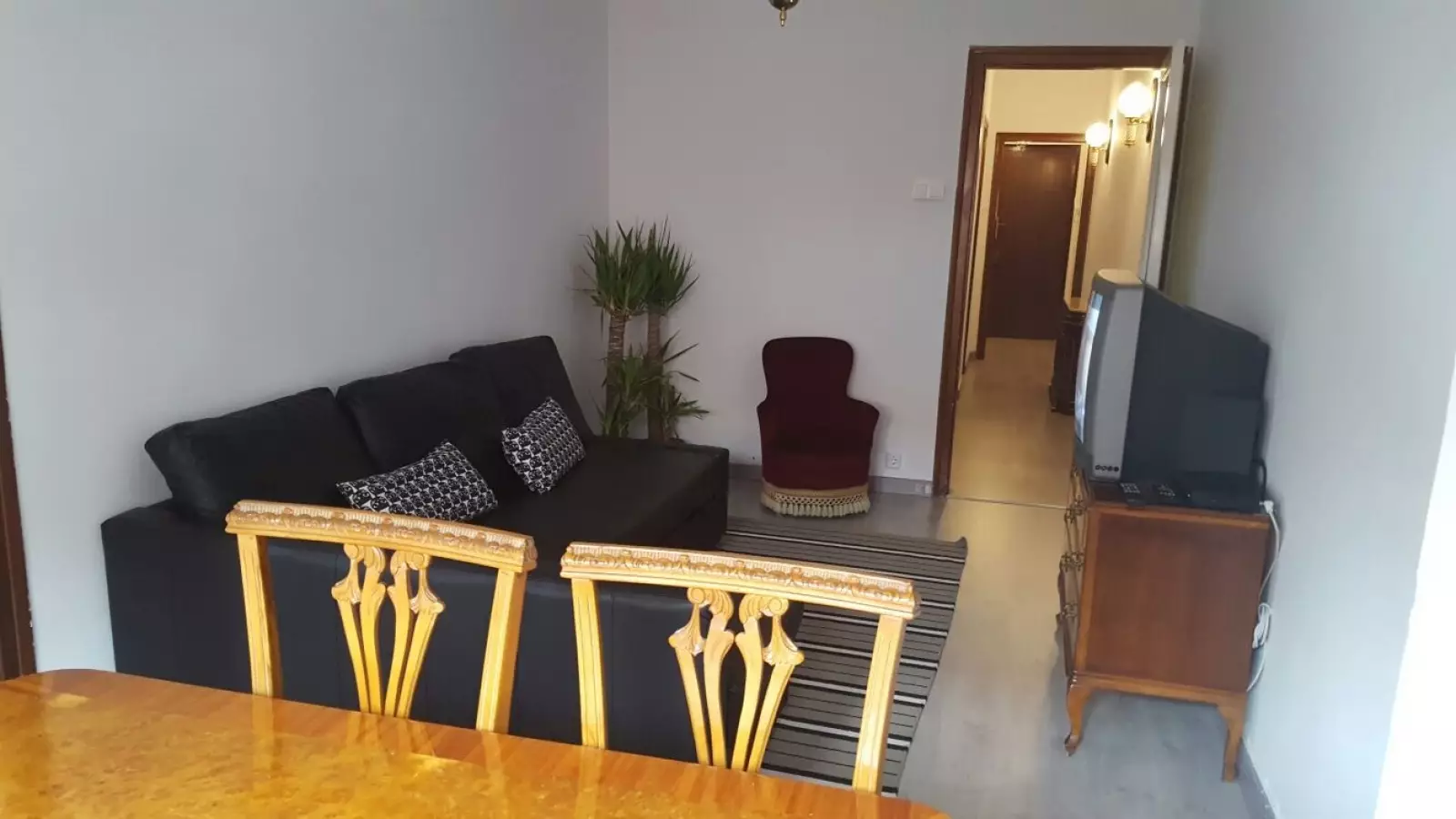 Furnished room in a shared flat in Sants-Montjuïc · 4