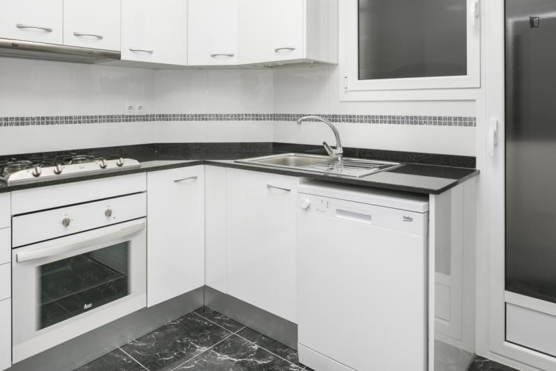 Furnished room in a 5-person shared flat in Sant Martí · 2