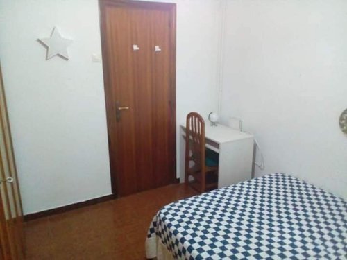 Room in a 4-person shared flat in Eixample · 2