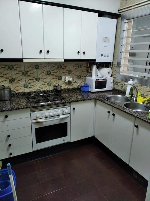 Room in a 4-person shared flat in Eixample · 4