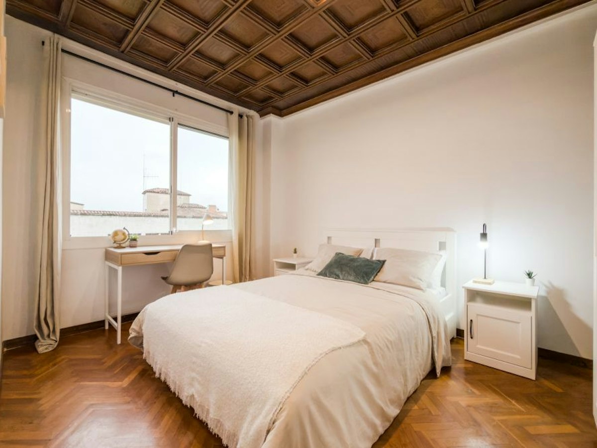 Habitación amueblada en piso compartido de 6 personas en Sants-Montjuïc