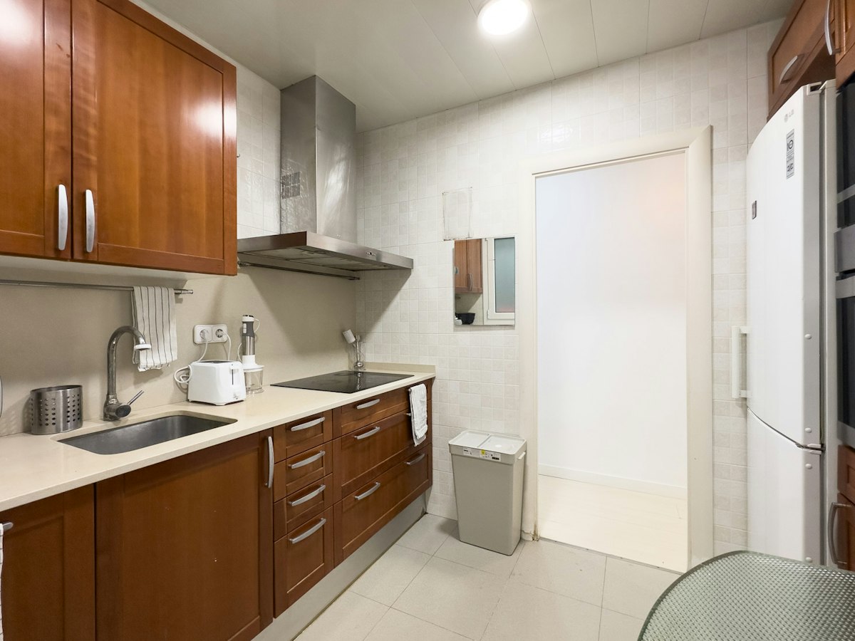 Furnished room in a 6-person shared flat in Sants-Montjuïc · 3