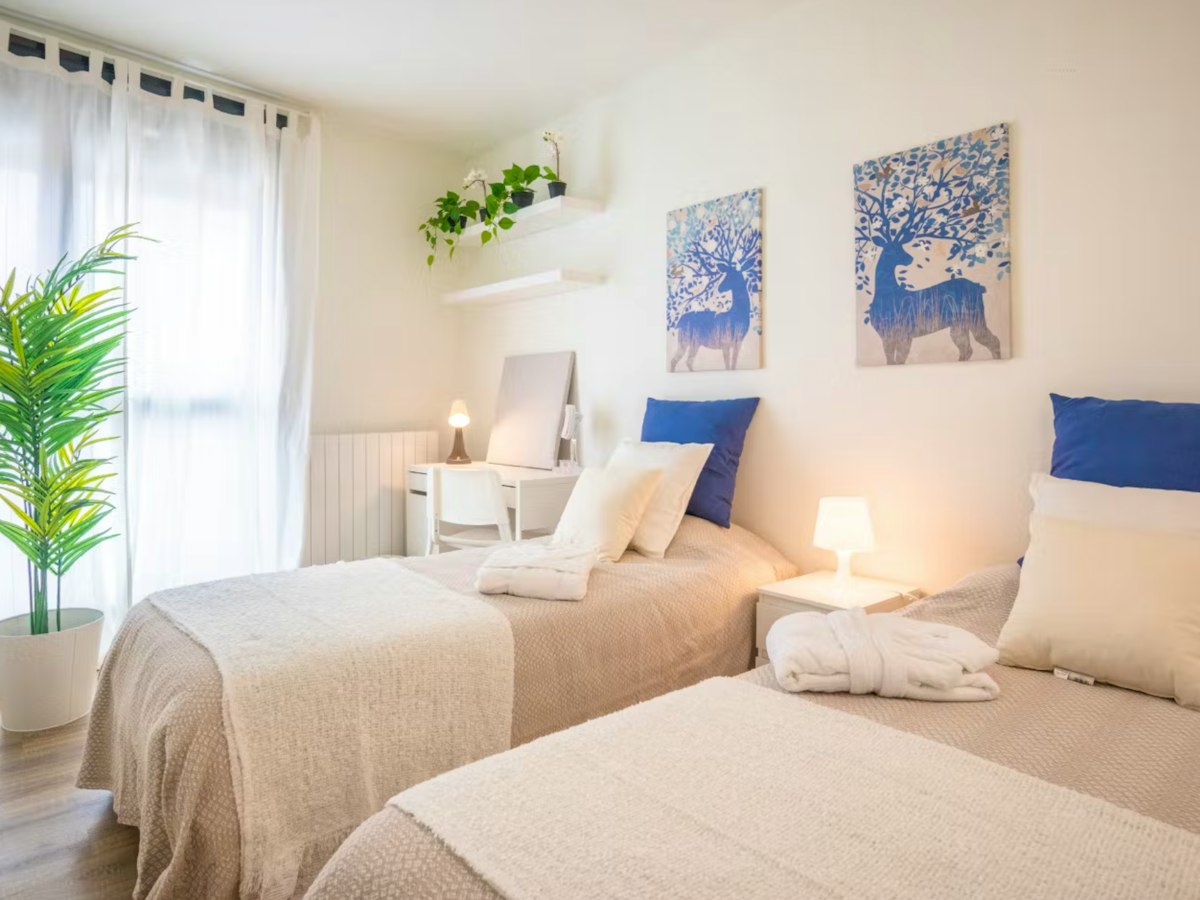 Habitación amueblada en piso compartido de 4 personas en Sants-Montjuïc · 2