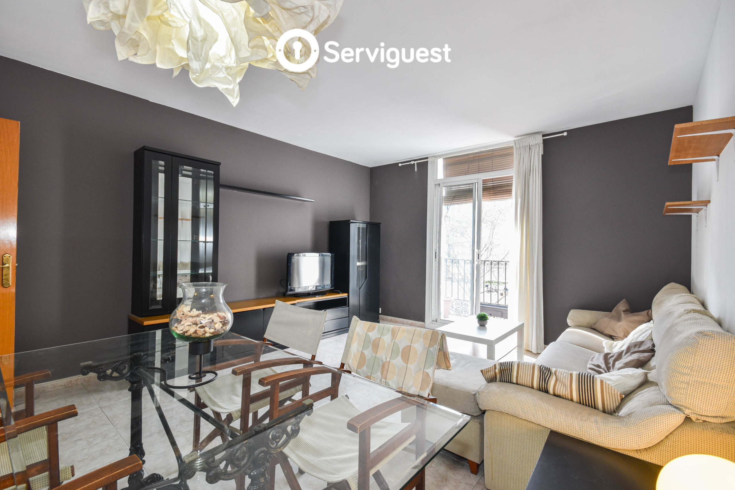 Piso de 2 dormitorios en Sant Martí, 190 m² · 2
