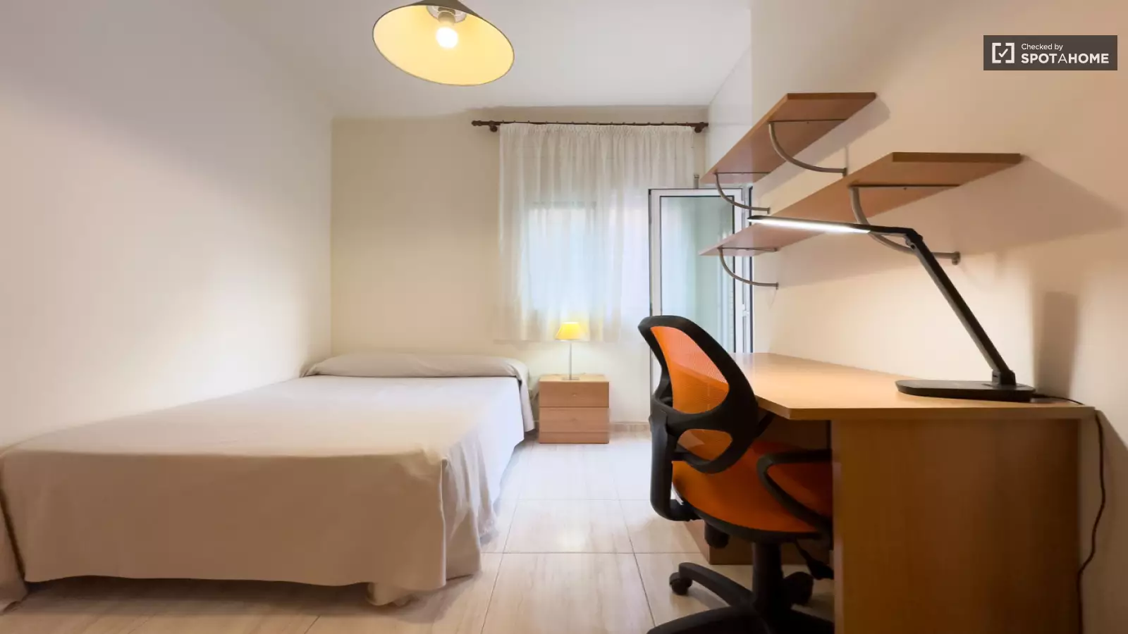 Furnished 3-bedroom flat in Sants-Montjuïc, 65 m² · 4